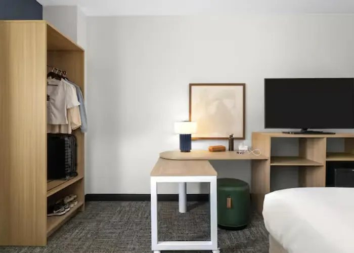 Spark By Hilton Chicago I 57 Locanda Matteson