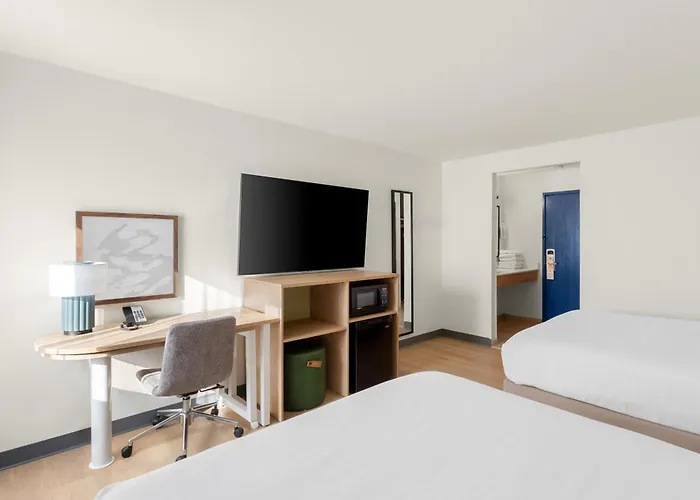 Spark By Hilton Chicago I 57 Locanda Matteson