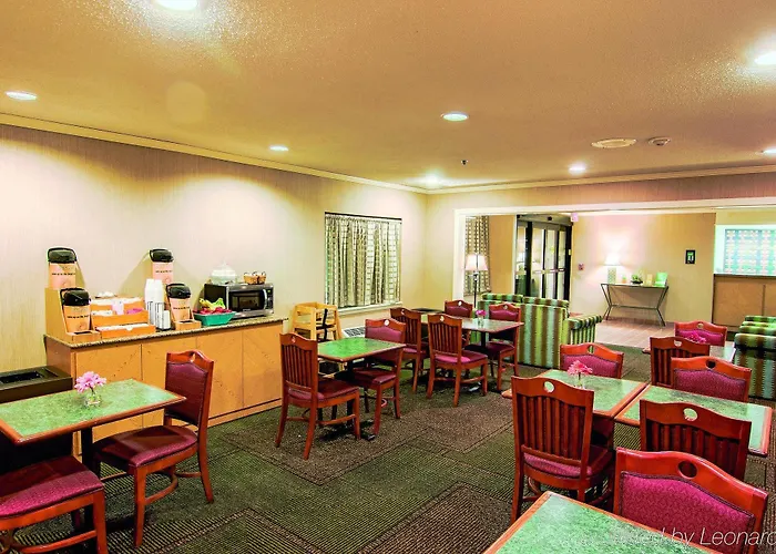 Spark By Hilton Chicago I 57 Locanda Matteson