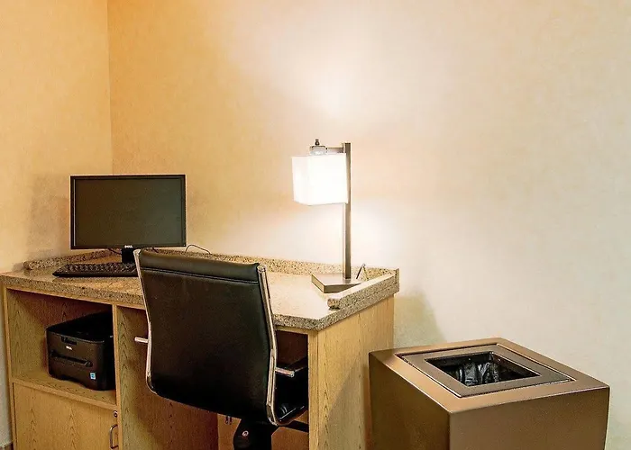 Spark By Hilton Chicago I 57 Locanda 2*